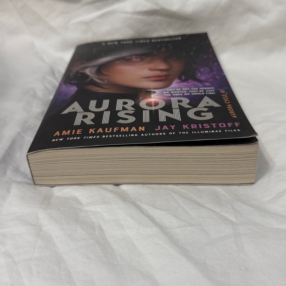“Aurora Rising” Sci-Fi Fantasy Paperback Book by Amie Kaufman and Jay Kristoff - Picture 4 of 11
